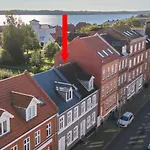 Apartment, Next To The * Фредерисия